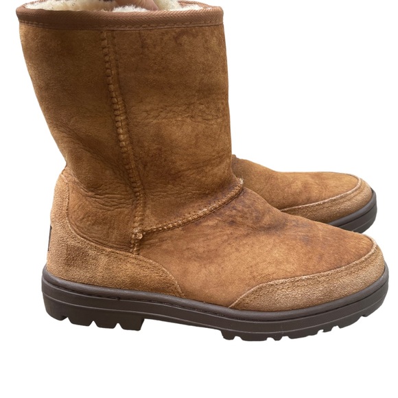 Uggg Boots - Picture 1 of 9